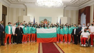 На тържествена церемония в Президентството държавният глава Румен Радев връчи