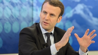 Франция укрепва отношенията си с Русия въпреки санкциите