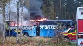 Лоша поличба, инцидент или нещо друго - возилото на шведите осъмна в пламъци!