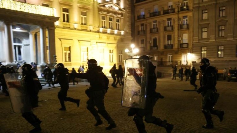 Сръбският президент Александър Вучич коментира протестите, които избухнаха в неделя,