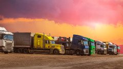 Русия забранява транзита на товарни камиони от "неприятелски" държави 