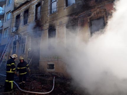 Мъж и жена загинаха при пожар в центъра на София