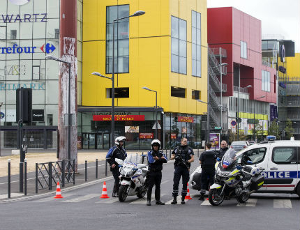 Без жертви приключи заложническата драма в Париж 