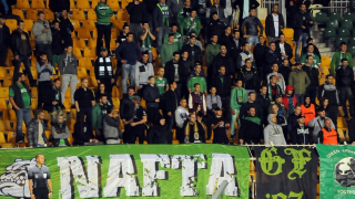 Организираните фенове на Нефтохимик използваха медиите за да зададат 10