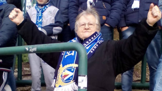 Почина една от популярните сини привърженички леля Мери от