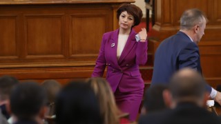 Оставка на пагубното за България правителство поиска ГЕРБ от трибуната