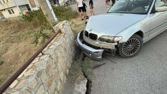 Млад шофьор разруши един от най-старите мостове в Костинброд