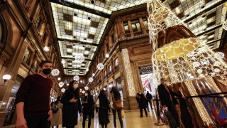 Властите в Италия в сряда премахнаха задължителната самоизолация за контактните