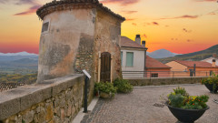 Още един италиански град предлага къщи по 1 евро