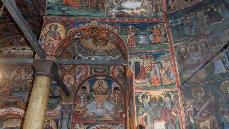 Свещеник изгони от Троянския манастир дете с аутизъм