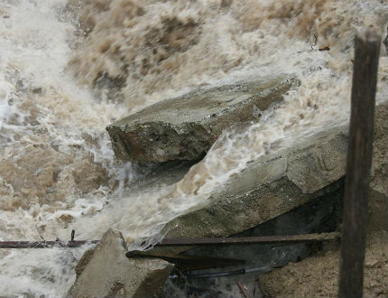 Поречията на пазарджишките реки са силно замърсени, установи проверка
