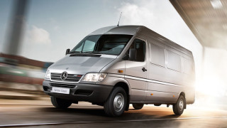 Mercedes спря производството на автомобили съвместно с руската "ГАЗ"