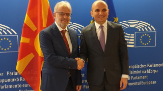 Евродепутатът Кючюк обсъди отложеното македонско еврочленство с Талат Джафери