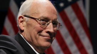 Той беше министър на отбраната при президента Джордж Буш старши по