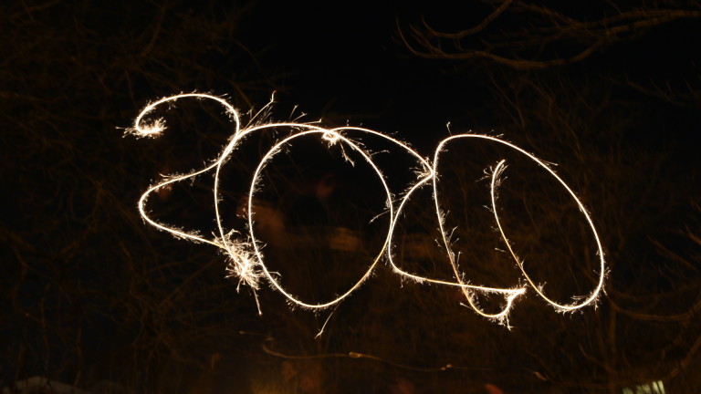Уважаеми читатели, екипът на ТОПСПОРТ ви честити новата 2020 година!