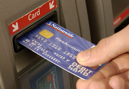ЦКБ започва издаването на „Интелигентни" кредитни карти