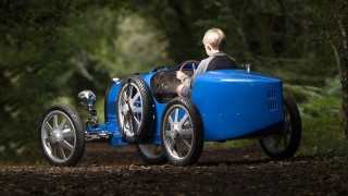 Елитната автомобилна марка Bugatti представи детска кола наречена Baby II