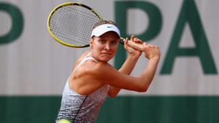 Сесил Каратанчева се представя отлично на силния турнир на червени