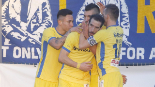 Скандален футболист на Левски пред спиране с футбола?!