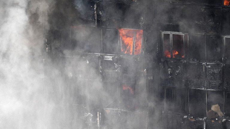 Медици са оказали помощ на 44 души след пожар, избухнал