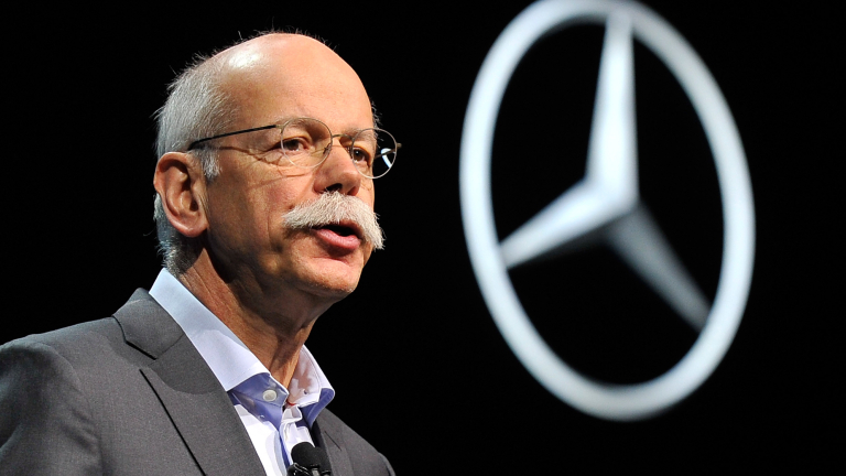 2015-а беше рекордна по приходи за Daimler. За шефа на компанията също