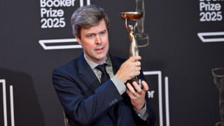 По малко от месец след като унгарецът Ласло Краснохоркай стана тазгодишният