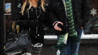 Джесика Симпсън влезе в 2011 с шантаво облекло