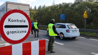 Полша удължи временния контрол на границата си със Словакия до