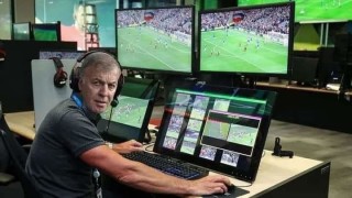 Феновете на ЦСКА са бесни след съдийските решения в последните