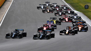 Люис Хамилтън спечели Гран при на Великобритания и увеличи преднината