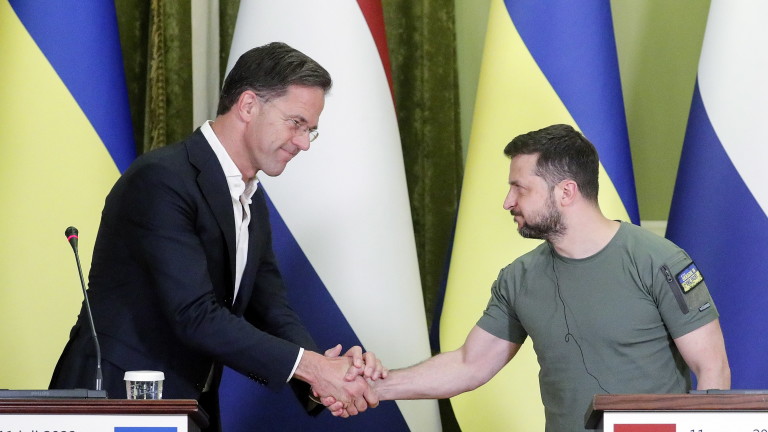 Нидерландският премиер Марк Рюте обеща на Украйна тежки оръжия и