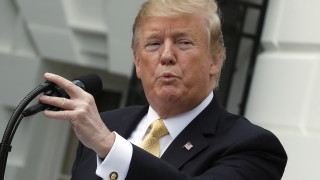 Американският президент Доналд Тръмп смекчи позицията си по търговските преговори