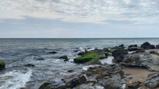 Труп на жена е изплувал на плаж във Варна в