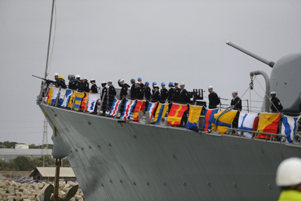 Руските ВМС следят на "къс пас" американски боен кораб в Черно море