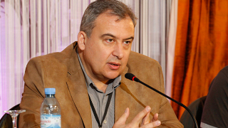 Опасност от нулиране на семестъра в Националната академия за театрално