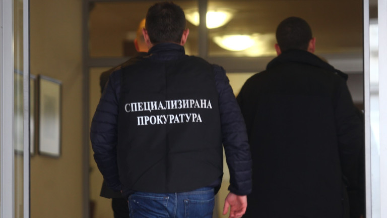 Обвиняват четирима от арестуваните в кв. "Хр. Ботев" за лихварство и рекет