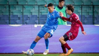 Левски започна силно сезона но последните две грешни стъпки срещу