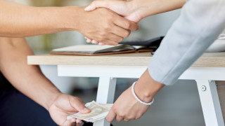 Измамите и корупцията представляват сериозна заплаха за сигурността и финансовите