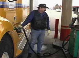 "Аванти" намалява цената на горивата през почивните дни