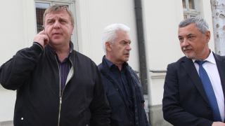 Коалицията не е в риск Това заяви министърът на отбраната