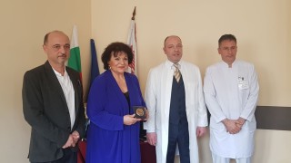 Принцеса Tеофана Аладжова фон Саксен дари оборудване на УМБАЛСМ Н