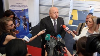 Министърът на младежта и спорта Красен Кралев коментира пред медиите