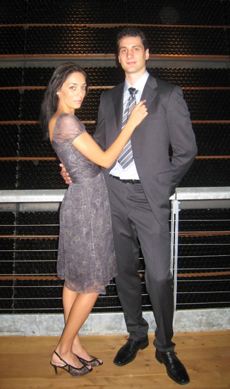 Бившата на Матей оглежда дългучи