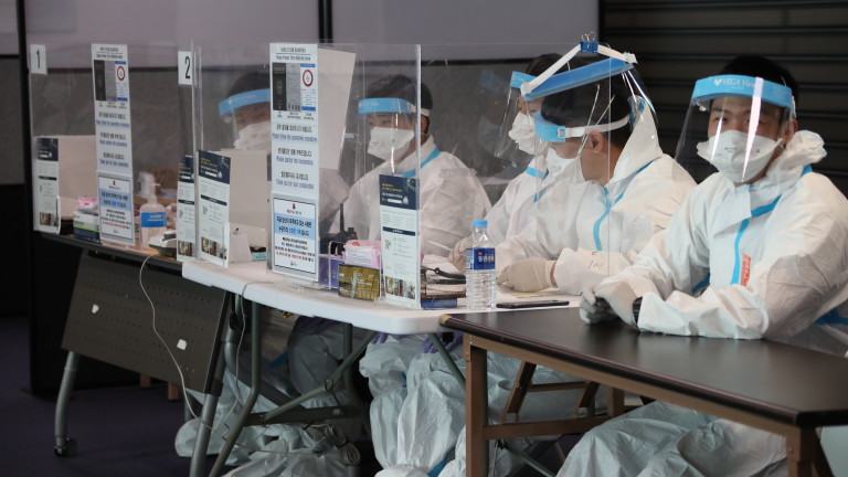 От юли ваксинираните срещу COVID-19 южнокорейци вече няма да им