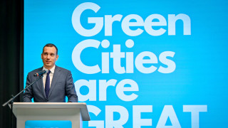 Политиката често мисли от мандат до мандат Но зеленият преход