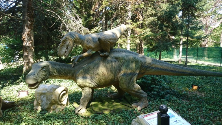 "Живите динозаври" идват в София 