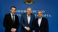 Министър Пешев работи активно към нормализирането на обстановката в шахмата