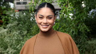 Ванеса Хъджънс разкри че е бременна на червения килим на