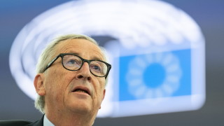 Много реален риск от Брекзит без сделка, обяви Юнкер пред ЕП