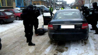 Антимафиоти задържаха трима при акция в Ботевград